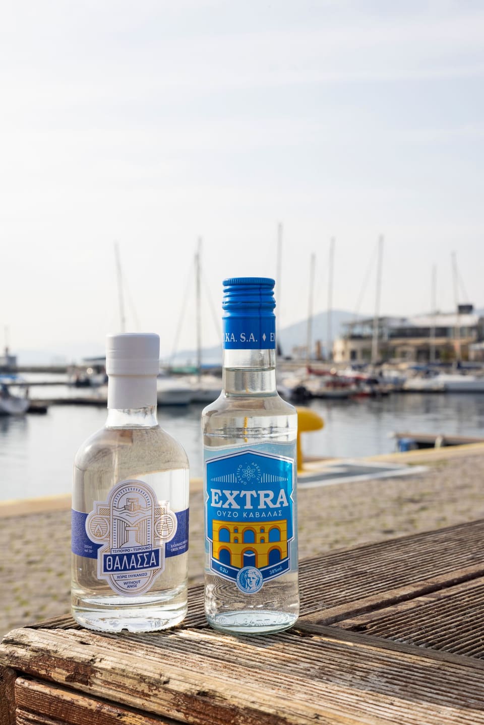Τσίπουρο Thalassa και Ούζο EXTRA στη μαρίνα της Καβάλας